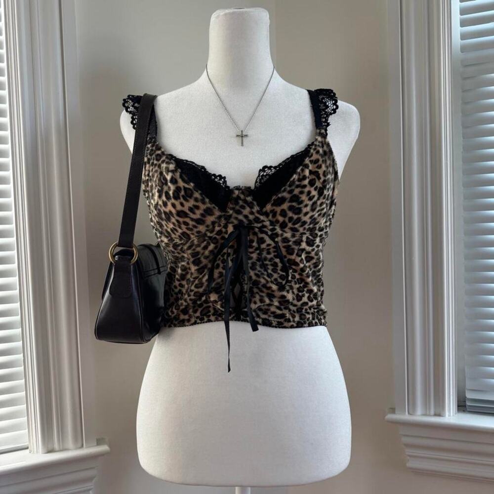 Romwe y2k inspired cheetah print with black lace cropped corset top